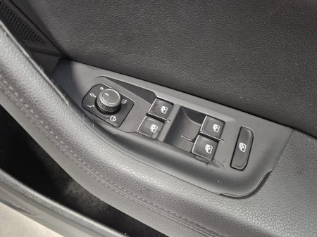 2017 Volkswagen Passat 1.4 TSI 150HP ACT Highline BE €16,950 thumbnail