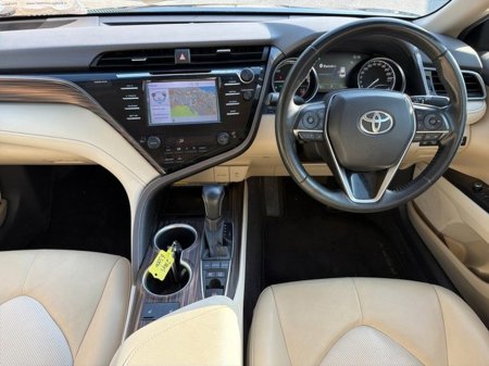 2019 Toyota Camry - thumbnail 8