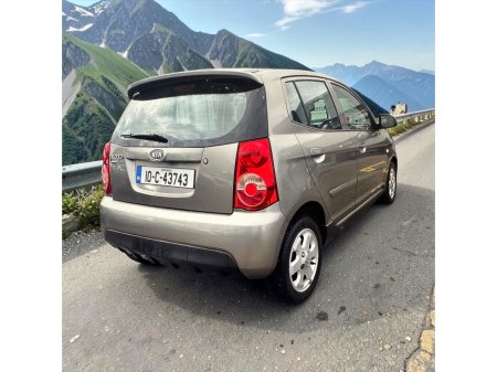 2010 Kia Picanto - thumbnail 2