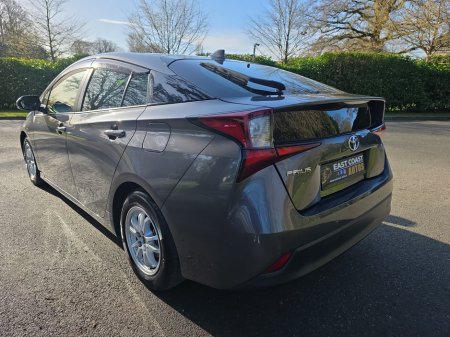 2020 Toyota Prius - thumbnail 11
