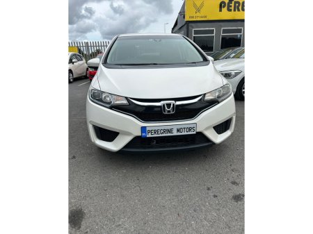 2019 Honda Fit Auto Hybrid €13,950 thumbnail