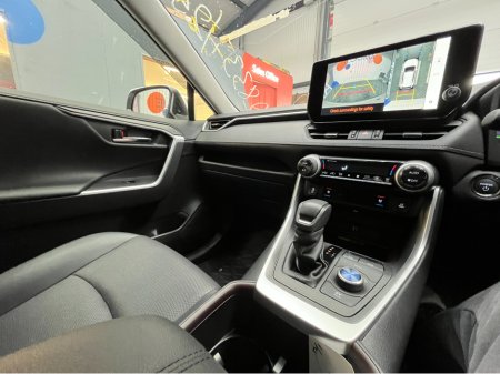 2025 Toyota Rav4 - thumbnail 19