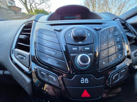 2014 Ford Fiesta - thumbnail 11