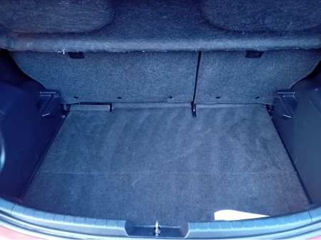 2015 Toyota Yaris - thumbnail 14