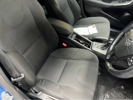 2015 Volvo V40 - thumbnail 10