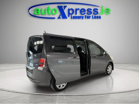 2016 Honda Freed 7 SEATER 1.5 Petrol Auto, Reversing camera €13,495 thumbnail