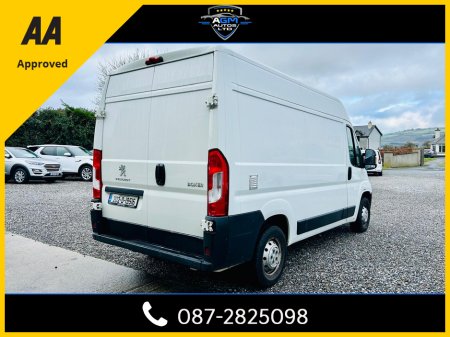 2020 Peugeot Boxer 335 L2 H2 2.2 BLUE HDI 1 140 6.2 thumbnail