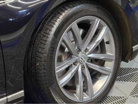 2017 Volkswagen Passat GT TDI BLUEMOTION 4MOTION TECHNOLOGY DSG €28,995 thumbnail