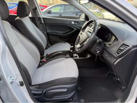 2016 Hyundai i20 - thumbnail 8