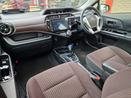 2017 Toyota Aqua - photo 4
