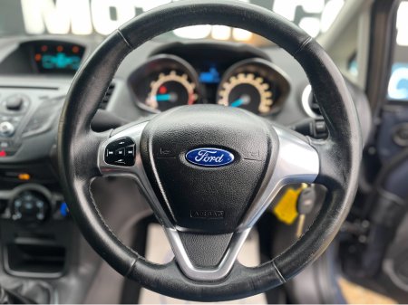 2013 Ford Fiesta - thumbnail 11