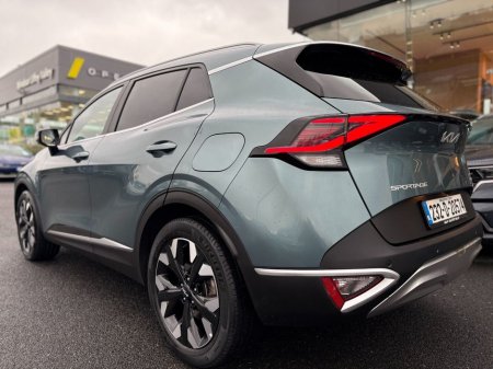 2023 Kia Sportage 1.6 K3 Plug in hybrid €35,995 thumbnail