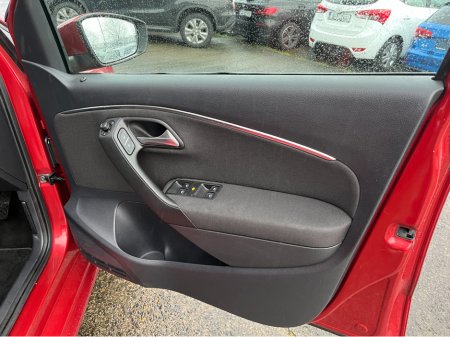 2015 Volkswagen Polo AUTOMATIC 1.2 PETROL //HIGH SPEC//LOW MILES//REVERSE CAMERA//ADAPTIVE CRUISE CONTROL// €10,950 thumbnail