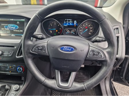 2015 Ford Focus - thumbnail 11