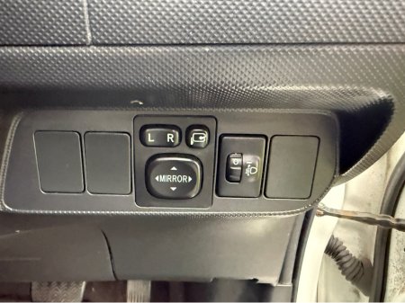 2012 Toyota Auris 1.8 AUTO HYBRID IRISH CAR thumbnail