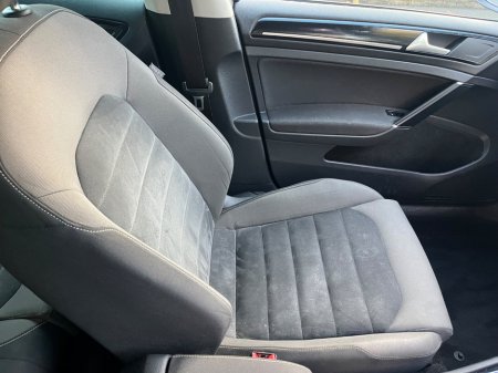 2015 Volkswagen Golf  €10,950 thumbnail