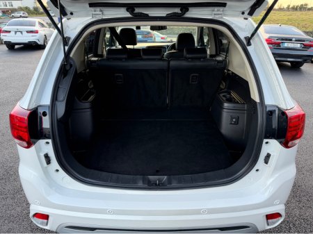 2020 Mitsubishi Outlander 4X4 Plug-in Hybrid - High Spec - Like New €24,750 thumbnail