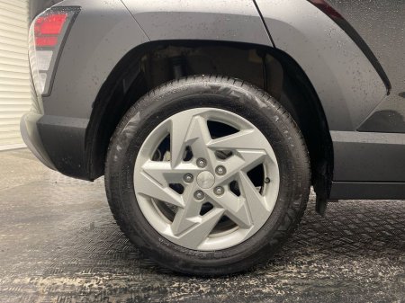 2024 Hyundai Kona 1.0 Turbo Elegance €27,995 thumbnail