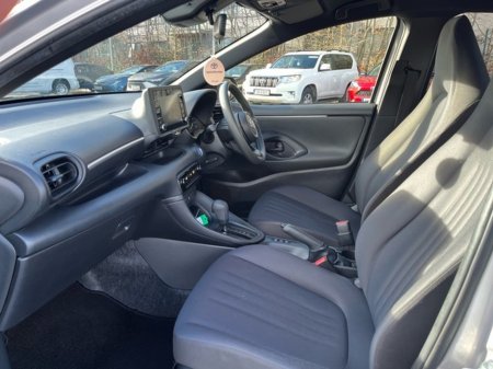 2021 Toyota Yaris YARIS 1.5 HYBRID €18,950 thumbnail