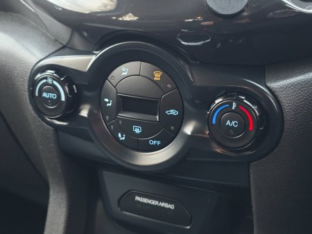 2015 Ford Ecosport - thumbnail 26