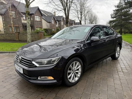 2017 Volkswagen Passat - thumbnail 3