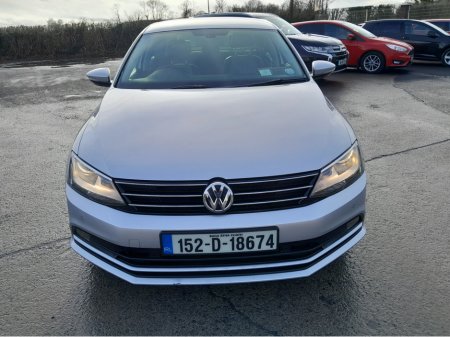 2015 Volkswagen Jetta - view 4