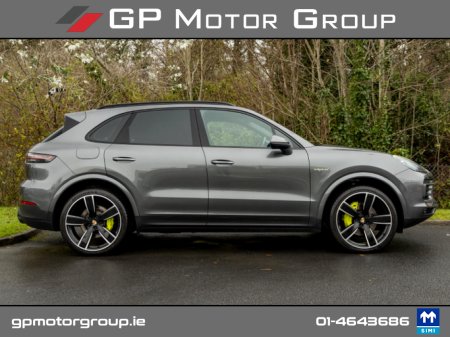 2022 Porsche Cayenne S V6 E-HYBRID *1 YEAR WARRANTY €73,900