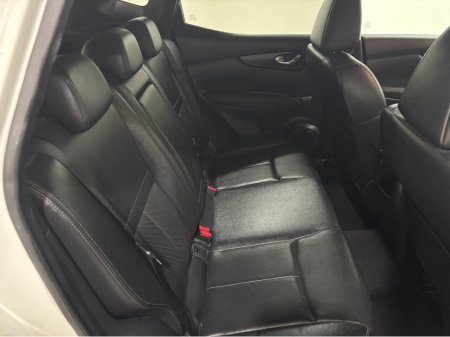 2015 Nissan Qashqai 1.5 DCI TEKNA 110PS 5DR**FULL LEATHER**PAN ROOF** €8,995 thumbnail