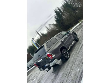 2017 Toyota Hilux  thumbnail