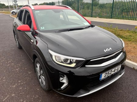 2026 Kia Stonic 261 two tone, sports edition, *finance from 3.9%* metallic paint, *7 year warranty* *3 year AA* Reversing Camera, Touch Screen Infotainment Syst €27,990