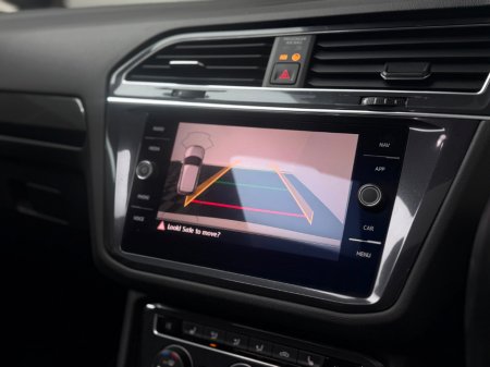 2020 Volkswagen Tiguan Allspace R-LINE 2.0TDI 150HP 7 SEATER *PAN ROOF* €32,990 thumbnail