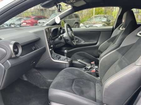 2026 Toyota Yaris - thumbnail 6