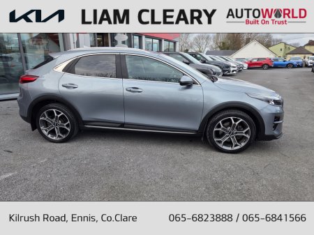 2020 Kia XCeed - view 2