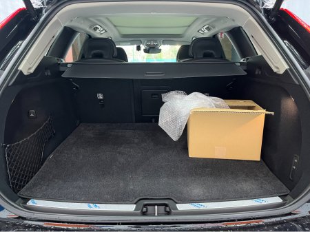 2022 Volvo XC60 - thumbnail 8