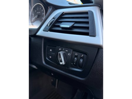 2017 BMW 3 Series - thumbnail 26