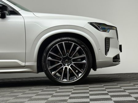 2025 Volvo XC90 - thumbnail 9