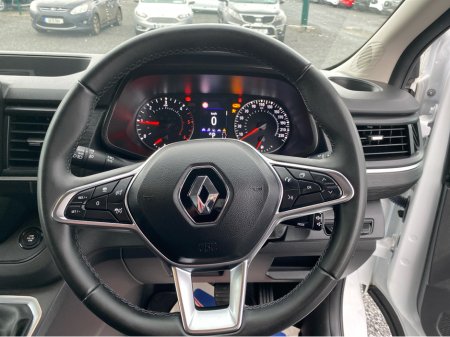 2024 Renault Trafic Red edition LWB 2.0 170BHP Automatic €31,500 thumbnail