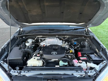 2020 Toyota Hilux DOUBLE CAB SR5 4DR thumbnail