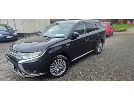 2020 Mitsubishi Outlander - thumbnail 2