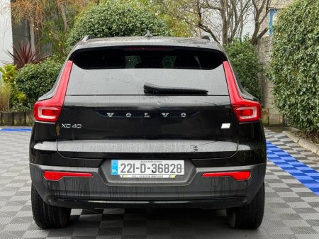 2022 Volvo XC40 R-DESIGN T4 1.5 HYBRID // SERVICE HISTORY // DIAMOND CUT ALLOYS // PARKING SENSORS €27,900 thumbnail