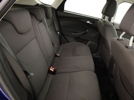 2015 Ford Focus - thumbnail 12