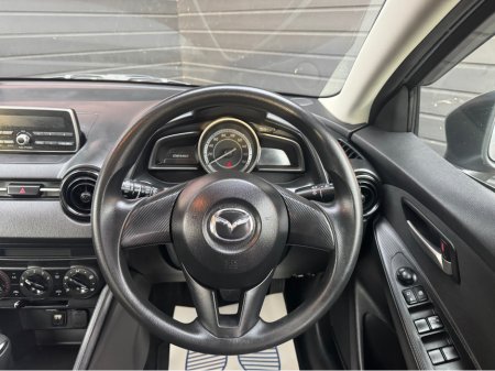 2016 Mazda Demio 1.3 AUTO 5DR €9,495 thumbnail