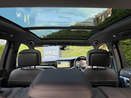 2025 Volkswagen Touareg - thumbnail 21