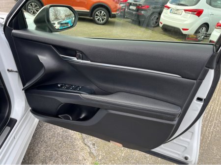 2019 Toyota Camry - thumbnail 12