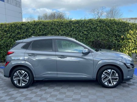 2023 Hyundai Kona - thumbnail 2