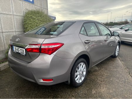 2015 Toyota Corolla AURA 1.4 D-4D DIESEL €11,950