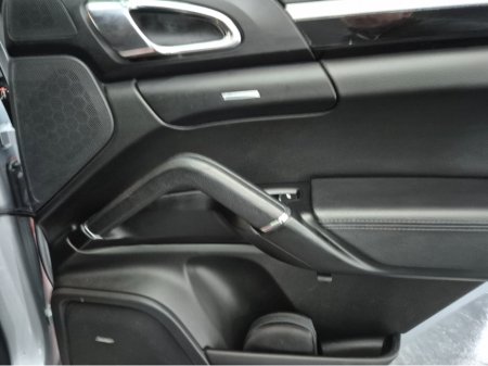 2017 Porsche Cayenne - thumbnail 15