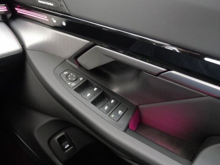 2024 BMW 5 Series - thumbnail 21