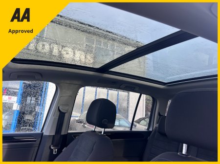 2018 Volkswagen Touran 2018 VOLKSWAGEN TOURAN HIGHLINE 1.4TSI DSG AUTO €23,950 thumbnail