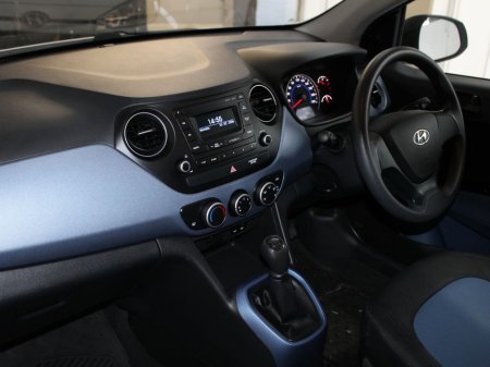 2020 Hyundai i10 - thumbnail 10